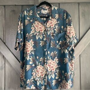 Vintage 90’s Floral Evan‎ Picone 100% Silk Button up Top vacation travel beach